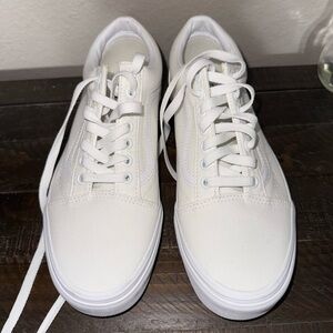 Men’s White Vans